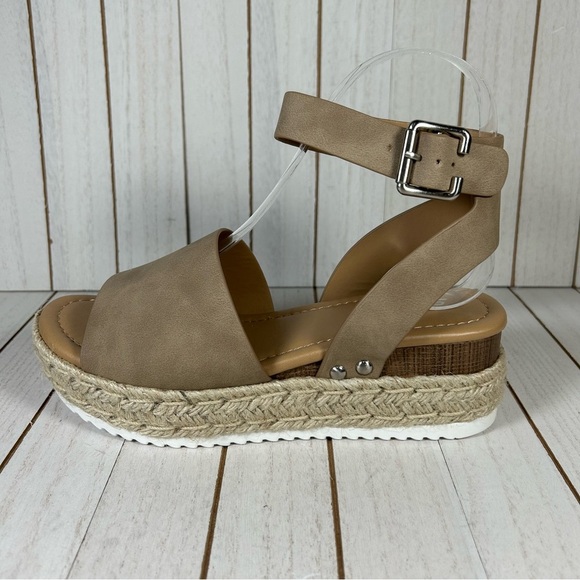 WOMEN'S ANKLE STRAP WEDGES (TOPIC-S) - Picture 2 of 5
